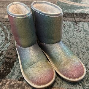 Children’s place gray boots size 3. Like new